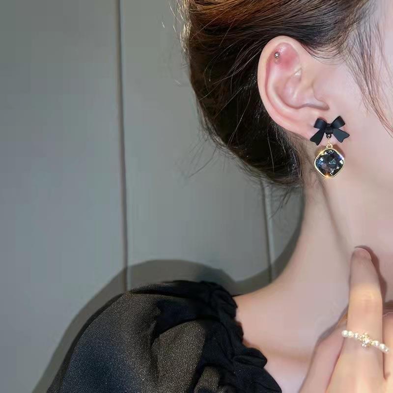 AWJ-166 Bow Shape Korean Earrings